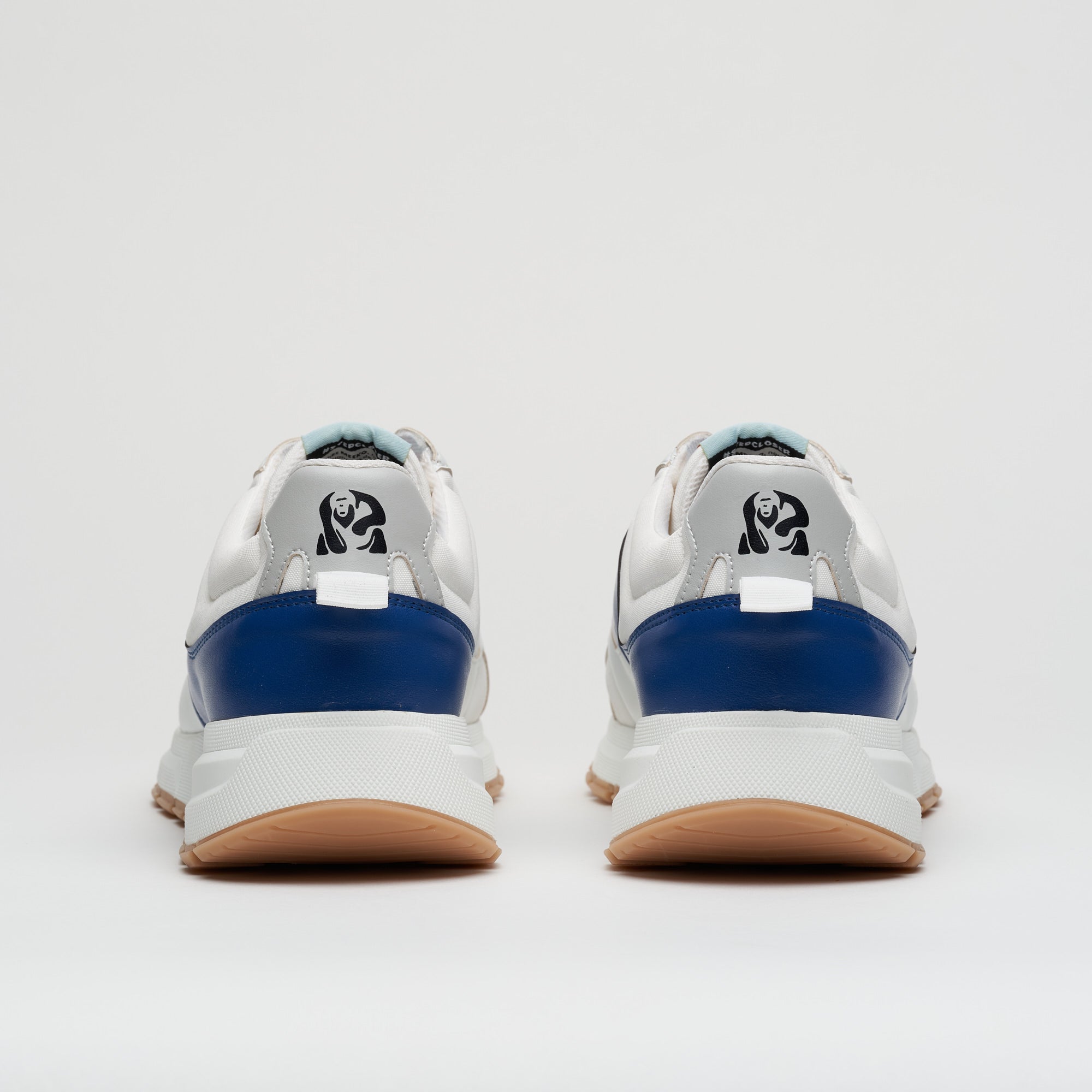 COCO PONGO - Klein Blue baskets durables et responsables, blanche ,bleu klein et grise lacets blancs semelles marron