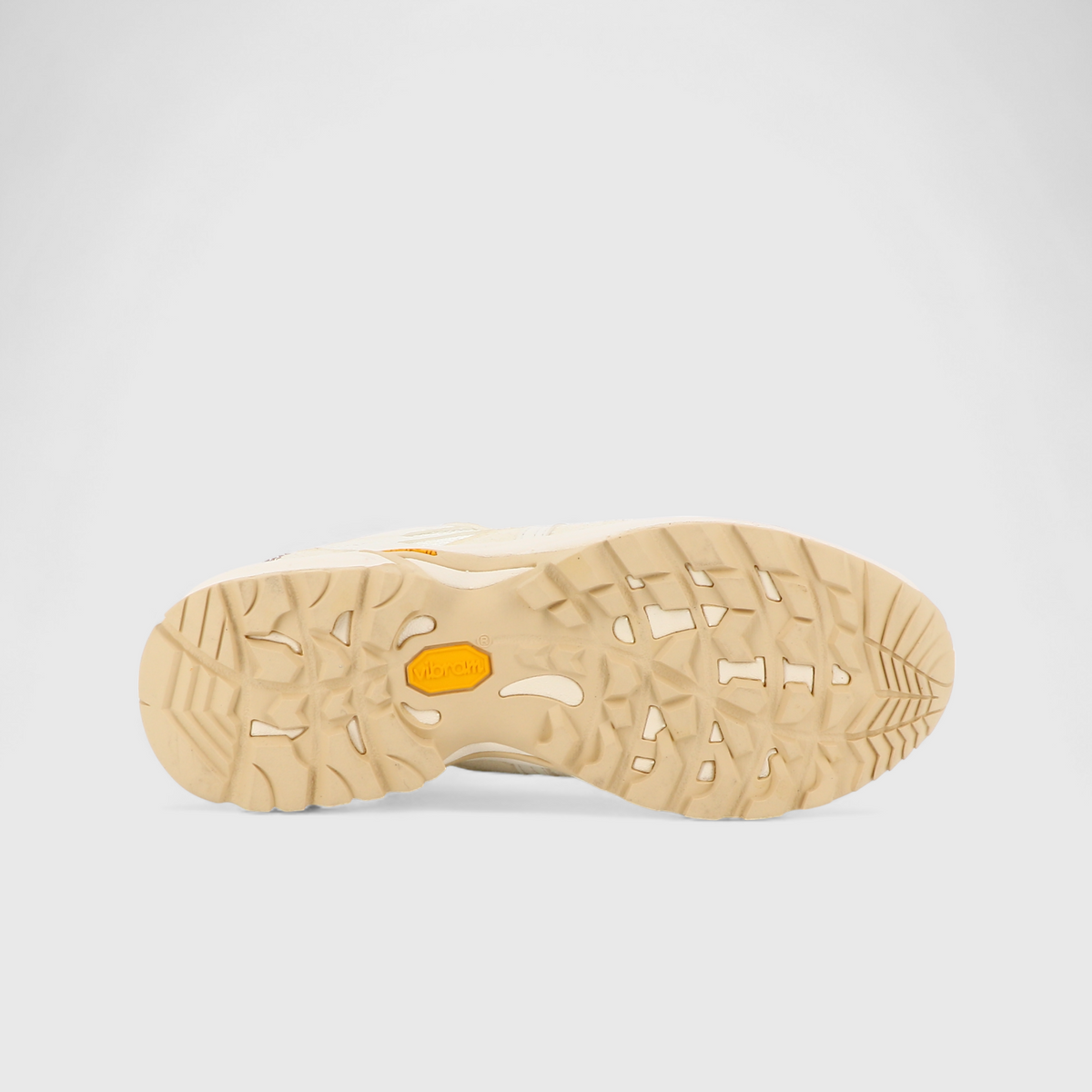 CAPRA - CREAM - BASKETS TECHNIQUES ET DURABLES