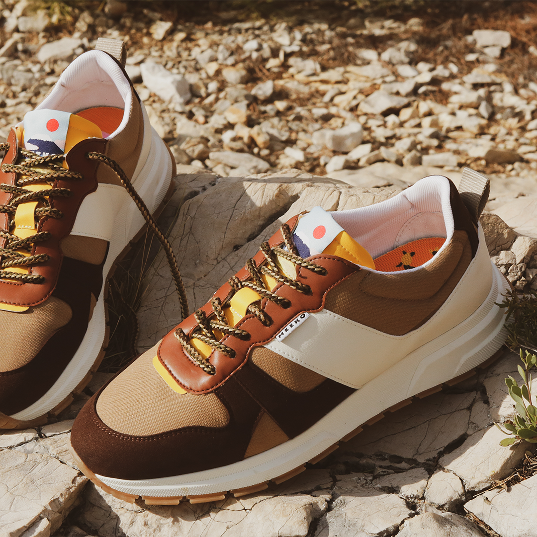 COCO PONGO CORDURA® - Safari Outdoor-Sneaker, langlebig und verantwortungsbewusst, in Beige, Braun und Weiß, mit technischen Schnürsenkeln und weißen und braunen Sohlen