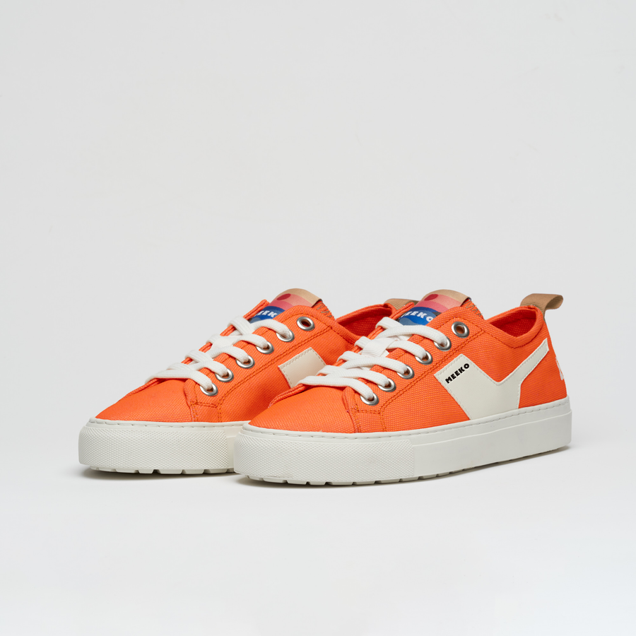LUTRA - TANGER - Urbane Sneaker, langlebig und verantwortungsbewusst, aus Cordura-Gewebe, in Orange und Beige, mit weißen Schnürsenkeln und weißer Sohle