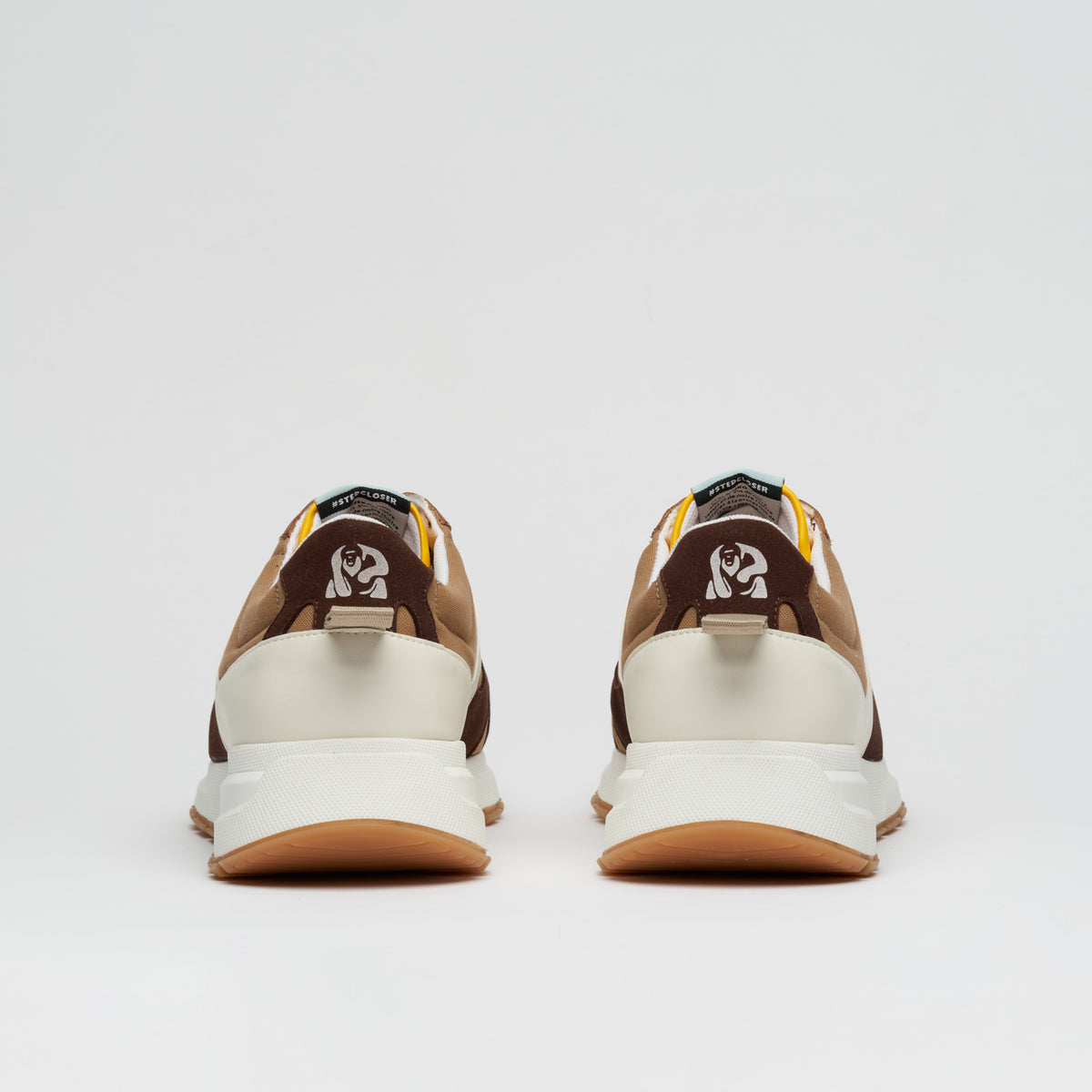 COCO PONGO CORDURA® - Safari Outdoor-Sneaker, langlebig und verantwortungsbewusst, in Beige, Braun und Weiß, mit technischen Schnürsenkeln und weißen und braunen Sohlen