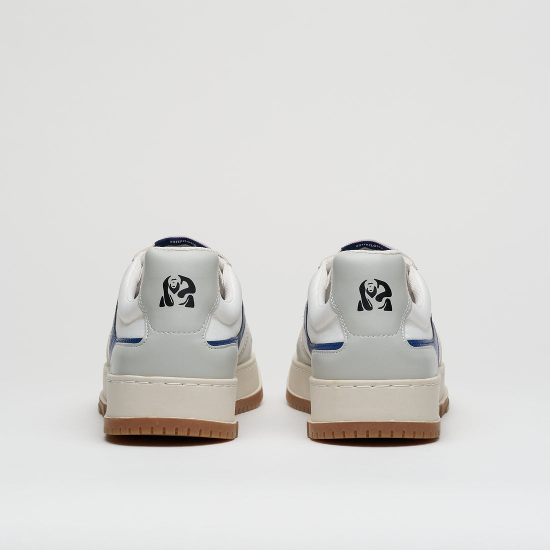 KIBOKO - BLUE -  baskets urban durables et responsables, bleu, grise et blanches lacets blancs semelle marron
